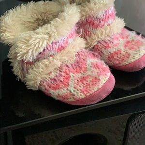 Fur slippers